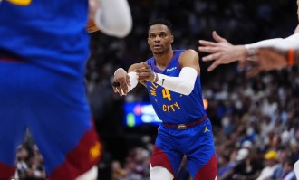 威少签约国王暂缓失业危机 今夏他为何如此狼狈？