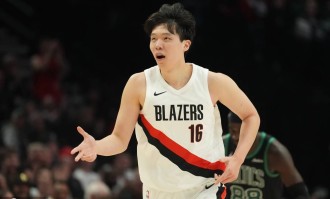 杨翰森补篮暴扣！出战4分47秒 贡献2分1板1抢断