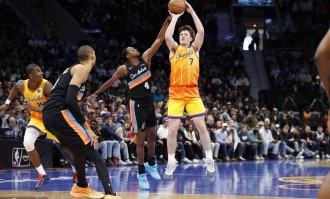 文班16+8米勒26+8鲍尔16+8+8 黄蜂击败马刺迎六连胜