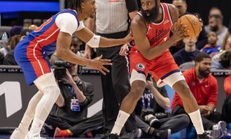 小卡26+8哈登19+7+7 科林斯25分快船逆转残阵活塞