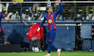 西甲-拉菲尼亚点射德容助亚马尔破门 巴萨2-0黄潜领跑