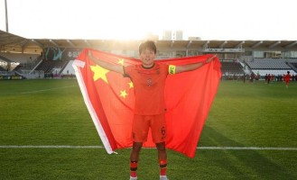 重磅！U23国足队长正式加盟英超球队，掀开国足青年球员赴欧新篇章