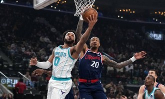 伦纳德35分哈登32+10 快船击败黄蜂3连胜