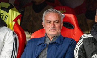 欧冠激战正酣：4场比赛共出示3红15黄，尤文惨败穆帅遭驱逐