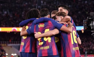 西甲榜首易主，积分争夺激烈，亚马尔两次助攻助巴萨大胜毕尔巴鄂竞技