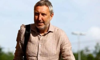 官宣！英国豪门同日换帅，比曼联还已经，主教练和总监同时离开