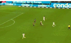 3-0，拜仁豪取13连胜+排德甲第一，迪亚斯2球1助，凯恩无敌远射