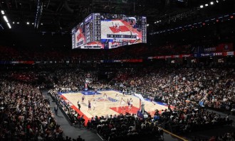 留NBA不乐观!季前赛首秀没球权 曾凡博游离在篮网体系外