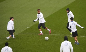 法甲巅峰对决：巴黎圣日耳曼vs马赛数据前瞻与战术解析