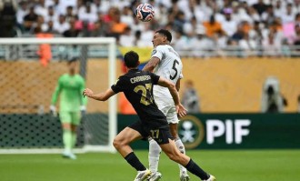 皇马1亿巨星贝林厄姆面临位置困惑：中场浪费天赋，前锋又难适应？