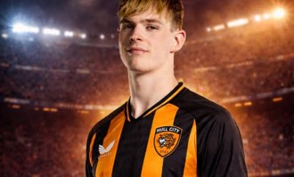 曼联滕哈格爱徒获报价，新帅定其去留！巴萨通知拉什福德将3500万买断