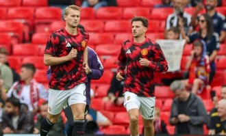 曼联官宣四人伤缺！芒特恢复训练或战纽卡，卡里克力挺续约马奎尔