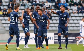 法甲激战：洛里昂防线漏洞百出，巴黎FC主场觅良机！