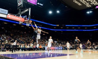 詹姆斯制胜罚球狄龙2T遭驱逐 湖人险胜太阳