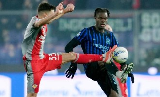 意甲巅峰绞杀！国米3分领跑暗藏致命软肋，米兰单线作战藏逆袭杀招，9轮生死战谁能笑到最后？