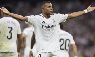 欧冠巅峰对决：利物浦VS皇马，安菲尔德上演生死战！