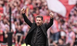 年薪3400万西甲第一，投入1.7亿欧落后巴萨10分，马竞会解雇西蒙尼吗？