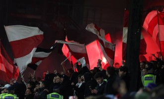 欧协联1/8决赛附加赛次回合：水晶宫2-0总比分3-1兹林尼斯基 拉克鲁瓦破门盖桑建功