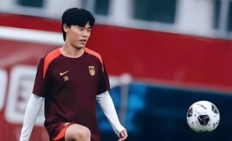 喜讯！国足22岁的主力左后卫冬窗以180万转会费，加盟德甲狼堡队