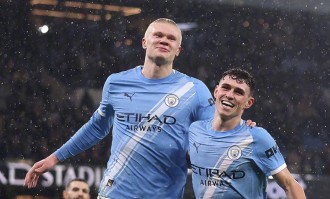 足坛一夜动态：曼城20连胜刷爆纪录，拜仁重返四强，利物浦破不败金身