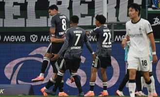 德甲太疯狂！轰10球+日本国脚2助攻，送5冠王赛季0胜垫底