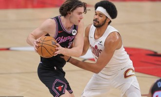 吉迪23+11+11米切尔空砍32分 公牛胜骑士