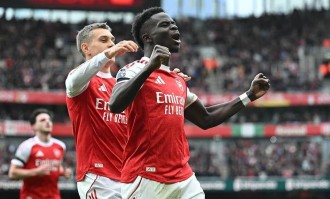 阿森纳登顶积分榜，阵容深度令人羡慕，利物浦夏窗调整未达预期