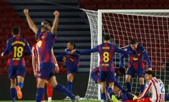 逆转王者！卫冕冠军巴萨客场3-1翻盘马竞，稳居西甲榜首