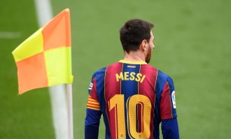 球王！巴萨球迷在欧冠赛前集体高喊梅西的名字！