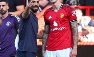 曼联安菲尔德百战欲拿十年首胜！阿莫林寄望谢什科，曾打爆利物浦