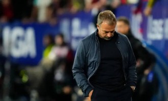 巴萨内讧疑云：主帅指责球员态度低迷，球员质疑高位战术失灵