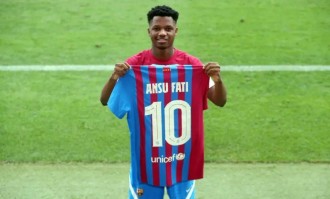 巴萨捡到宝！法蒂在法甲涅槃重生，英超球队排队求购！