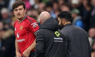 阿莫林离谱操作毁了曼联！B费踢后腰芒特打边卫，几乎场场换中卫