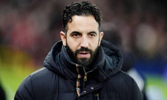 一场2-1逆转，让巴萨西甲登顶！弗里克激活曼联弃将：4场独造6球