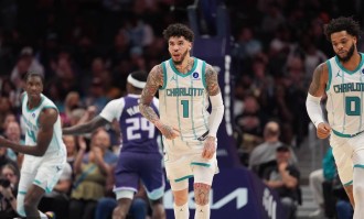 三球20+6+8科比怀特27分 黄蜂擒国王4连胜