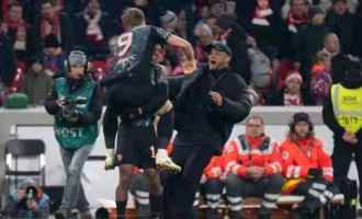 完美收官：拜仁半程战绩不败 创历史纪录领跑德甲