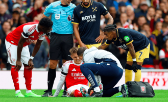 2-0！4连胜 英超榜首更迭：13.3亿豪门笑傲德比大战 两大核心全伤退