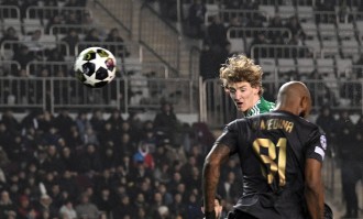 （体育）足球——欧冠：纽卡斯尔联队胜卡拉巴赫队