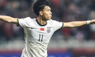 有追求！拒德甲冷板凳选择留守，王钰栋在浙江新战术下苦练射门剑指金靴