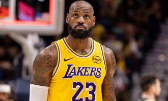 内部形势紧张！曝詹姆斯或将在休赛期离开湖人