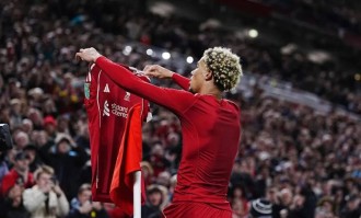 取代萨拉赫！红军新援狂轰6球领跑全队他是利物浦新大腿