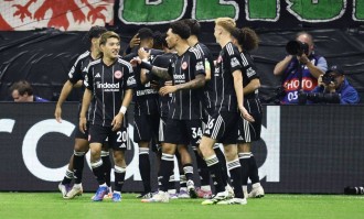 德甲上演疯狂对决：法兰克福6-4惊魂取胜，进6球后丢4球